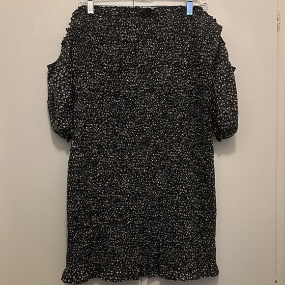 Zenobia Dresses & Skirts - Zenobia Black and Pink Floral Mini Dress